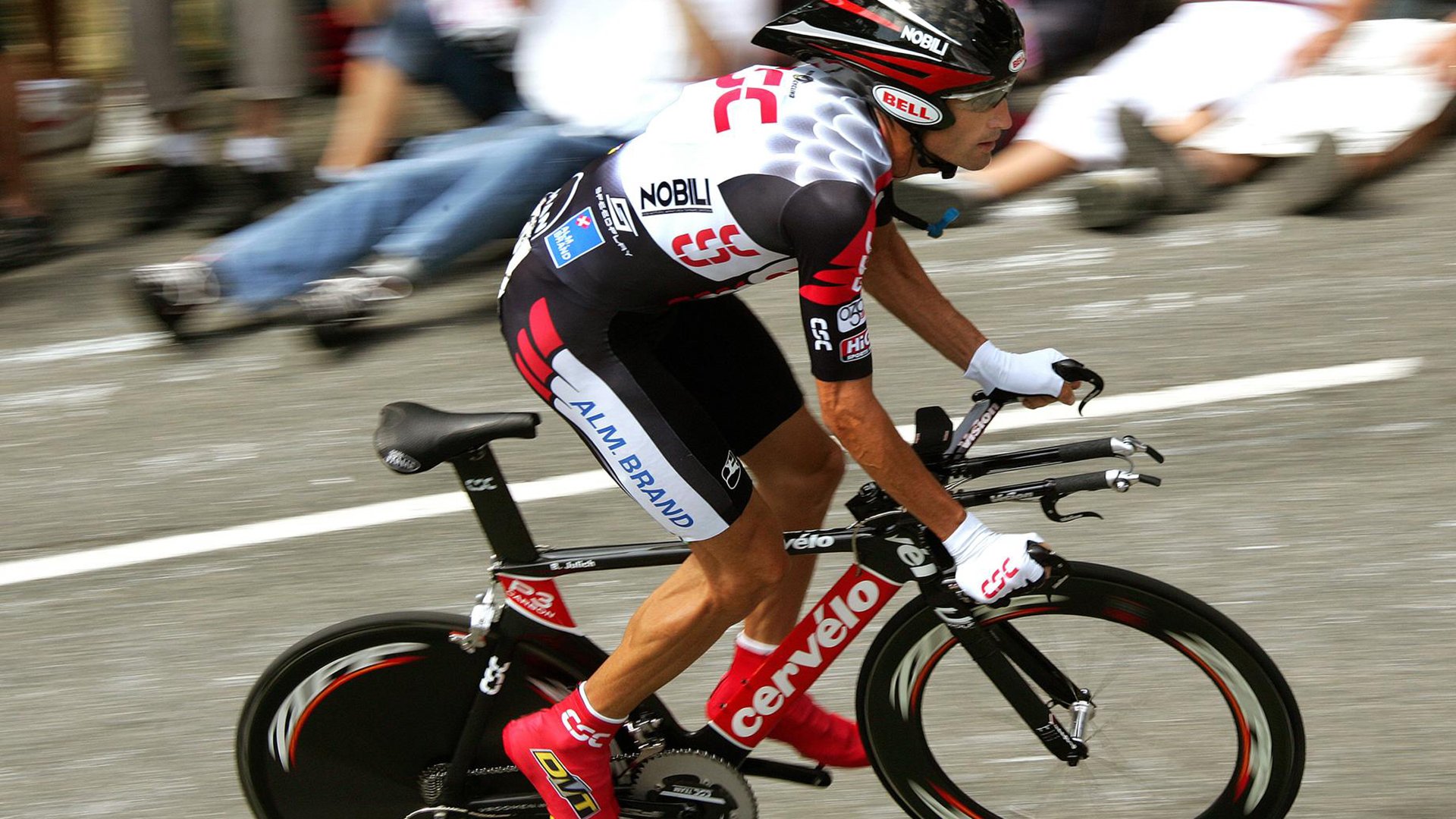 阿扎伦卡回归赛场，比分优势明显首场状态亮眼，公牛观众沸腾！