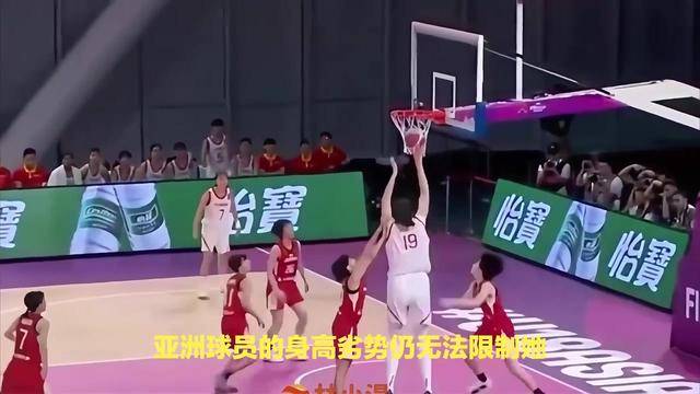 关于莱万多夫斯基回归赛场，出色防守首场状态亮眼，雄鹿观众沸腾！的信息